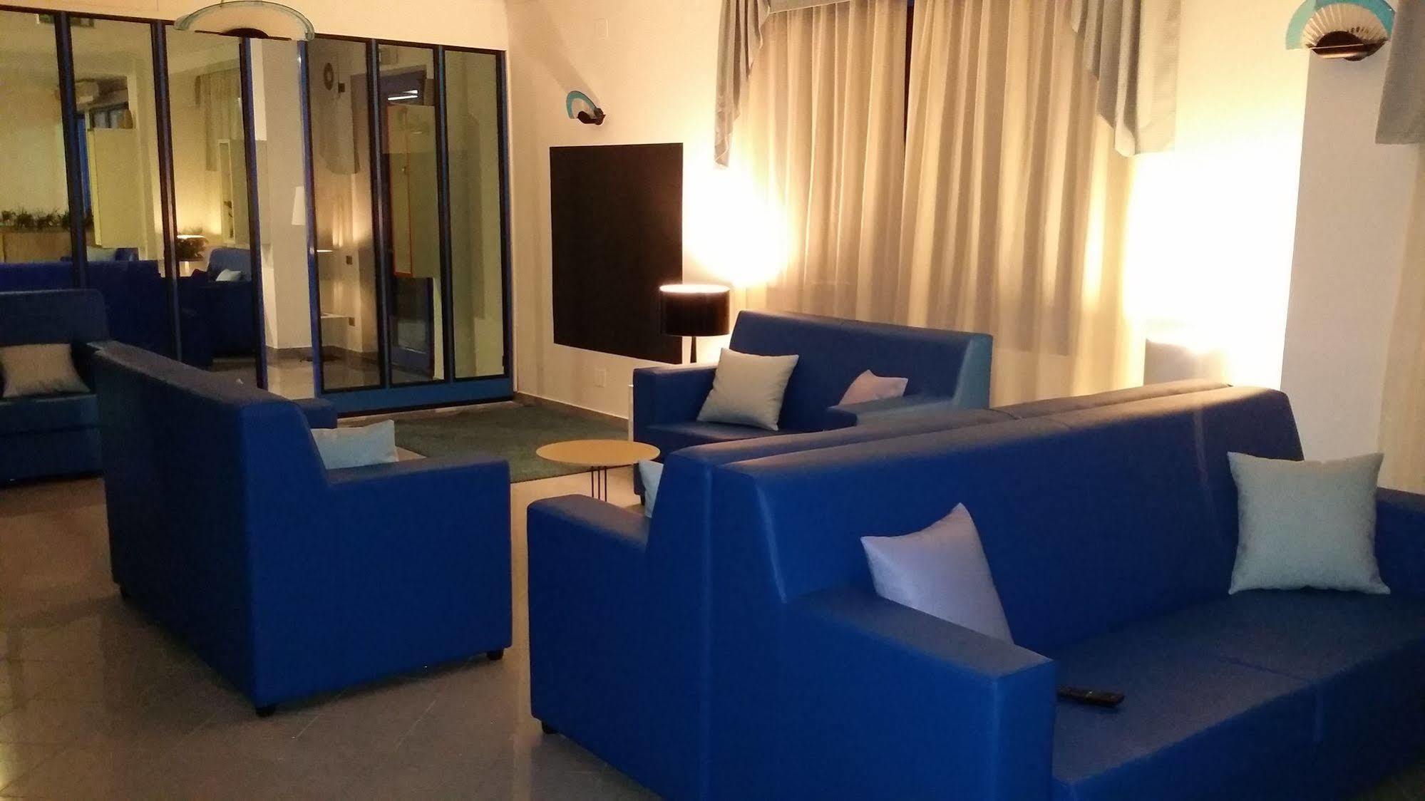Hotel Marina Roseto Degli Abruzzi Exterior foto