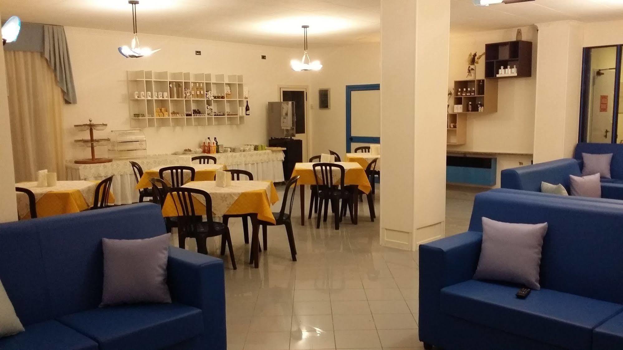Hotel Marina Roseto Degli Abruzzi Exterior foto